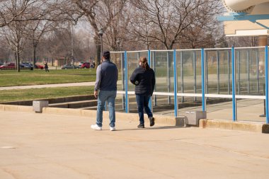 Harrison Township, Michigan / ABD - 19 Nisan 2020: Corona Virüsü sırasında Michigan Metro Parkı etkinliği.