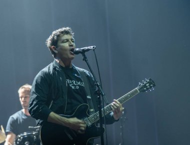 Detroit, Michigan, ABD - 11.04.2018: Third Eye Blind Sound Board Theater 'da canlı performans sergiliyor.