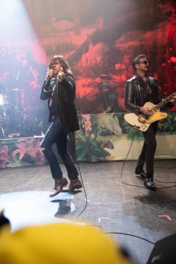 Detroit, Michigan / USA - 04-23-2019: Rival Sons rock grubu Fillmore Detroit 'te canlı performans sergiliyor