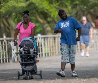 Harrison Township, Michigan / USA - 06.01.2020: Corona Virüsü sırasında Michigan Metro Parkı etkinliği.
