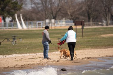 Harrison Township, Michigan / ABD - 19 Nisan 2020: Corona Virüsü sırasında Michigan Metro Parkı etkinliği.