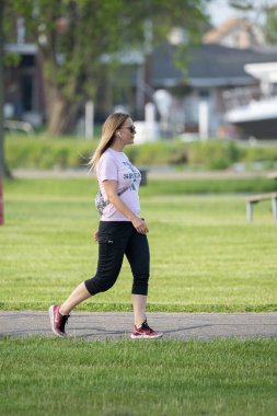 Harrison Township, Michigan - ABD - 05.27.2020: Corona Virüsü sırasında Michigan Metro Parkı etkinliği.