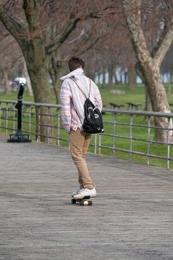 Harrison Township, Michigan, ABD - 01 Mayıs 2020: Covid-19 Corona Virüsü sırasında Michigan Metro Parkı etkinliği.