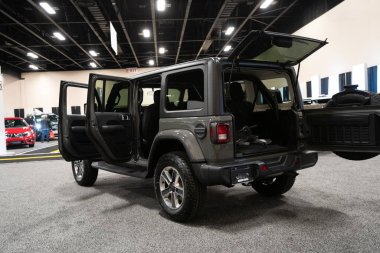 Toledo, Ohio, ABD - 02.07.2020: Büyük Toledo Otomobil Fuarı 2020, The Blade tarafından sunuldu, en yeni araç modelleri ve otomotiv teknolojisinde son gelişmeler.