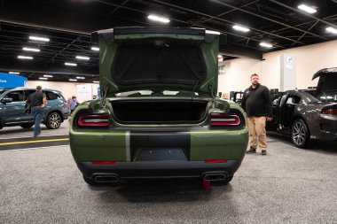 Toledo, Ohio, ABD - 02.07.2020: Büyük Toledo Otomobil Fuarı 2020, The Blade tarafından sunuldu, en yeni araç modelleri ve otomotiv teknolojisinde son gelişmeler.