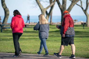 Harrison Township, Michigan, ABD - 25 Nisan 2020: Covid-19 Corona Virüsü sırasında Michigan Metro Parkı etkinliği.