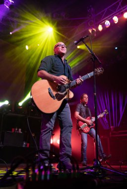 Orlando, Florida, ABD - 09.01.2018: Rahibe Hazel özel konuk Trae Pierce ve Florida 'daki T Stones ile birlikte Blues Evi' nde canlı performans sergiliyor.