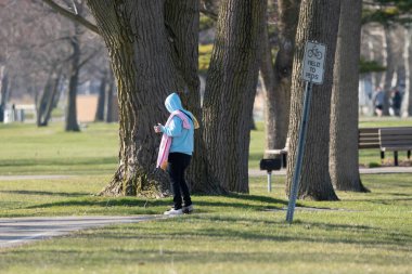 Harrison Township, Michigan / ABD - 19 Nisan 2020: Corona Virüsü sırasında Michigan Metro Parkı etkinliği.