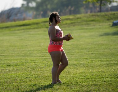 Harrison Township, Michigan, ABD - 24 Mayıs 2020: Covid-19 Corona Virüsü sırasında Michigan Metro Parkı etkinliği.