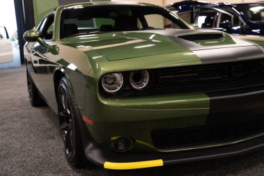 Toledo, Ohio, ABD - 02.07.2020: Büyük Toledo Otomobil Fuarı 2020, The Blade tarafından sunuldu, en yeni araç modelleri ve otomotiv teknolojisinde son gelişmeler.