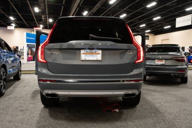 Toledo, Ohio, ABD - 02.07.2020: Büyük Toledo Otomobil Fuarı 2020, The Blade tarafından sunuldu, en yeni araç modelleri ve otomotiv teknolojisinde son gelişmeler.