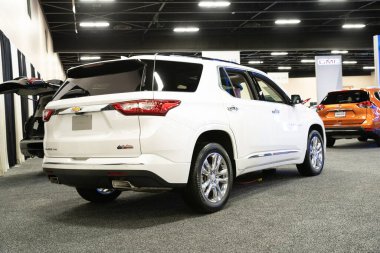 Toledo, Ohio, ABD - 02.07.2020: Büyük Toledo Otomobil Fuarı 2020, The Blade tarafından sunuldu, en yeni araç modelleri ve otomotiv teknolojisinde son gelişmeler.