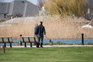 Harrison Township, Michigan, ABD - 10 Mayıs 2020: Covid-19 sırasında Michigan Metro Parkı etkinliği, Corona Virüsü.