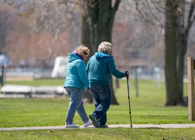 Harrison Township, Michigan, ABD - 10 Mayıs 2020: Covid-19 sırasında Michigan Metro Parkı etkinliği, Corona Virüsü.