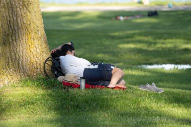 Corona Virüsü Covid 19 salgını sırasında Michigan Metro Park etkinliği.