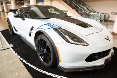 Toledo, Ohio, ABD - 02.07.2020: Büyük Toledo Otomobil Fuarı 2020, The Blade tarafından sunuldu, en yeni araç modelleri ve otomotiv teknolojisinde son gelişmeler.