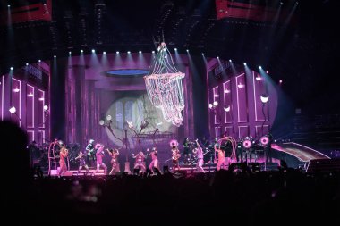 Detroit, Michigan, ABD - 04.26.2019: Özel konuk Julia Michaels ile Little Caesar 's Arena' da canlı performans