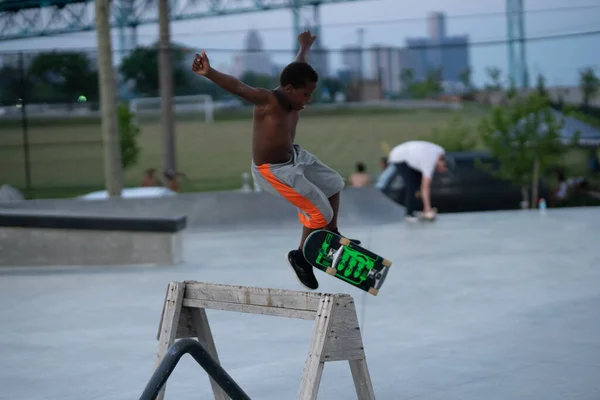 Detroit Michigan États Unis 2019 Des Patineurs Jouent Des Tours — Photo