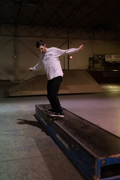 Royal Oak Michigan Patinadores Practicando Sus Trucos Modern Skate Park — Foto de Stock