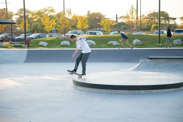 Detroit Michigan Eua 2019 Skaters Bikers Having Fun Practicing Skate — Fotografia de Stock