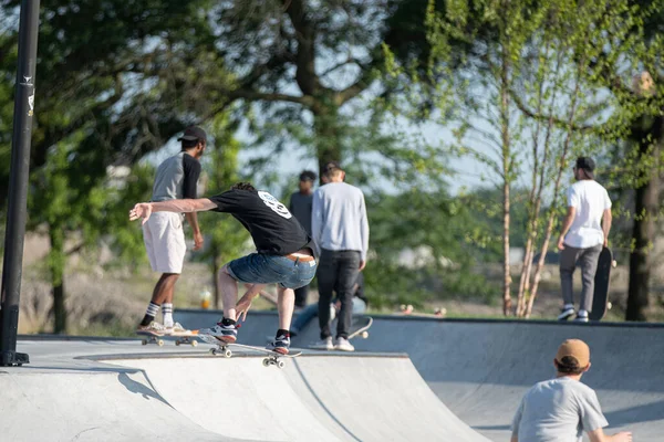 Detroit Michigan Eua 2019 Skaters Praticam Truques Seus Skates Dia — Fotografia de Stock