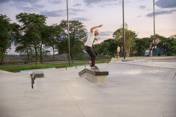 Detroit Michigan Estados Unidos 2019 Skaters Bmx Bikers Practice Tricks — Foto de Stock