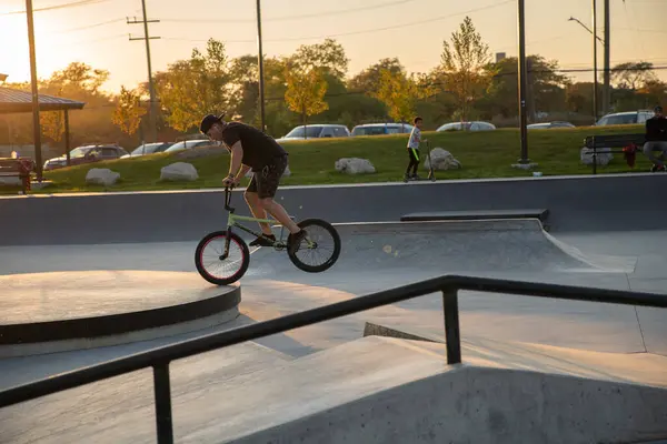 Detroit Michigan Usa 2019 Skaters Bikers Having Fun Practicing Skate — Stock Fotó