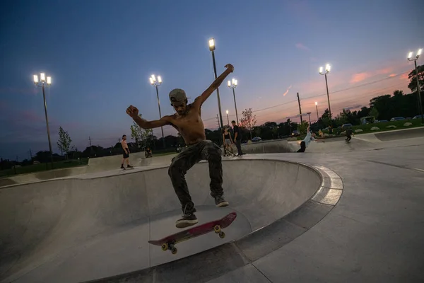 Detroit Michigan Amerika Serikat 2019 Skaters Melakukan Trik Taman Skate — Stok Foto