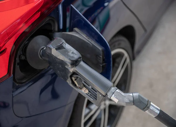 Benzinpumpe Tankt Das Auto — Stockfoto