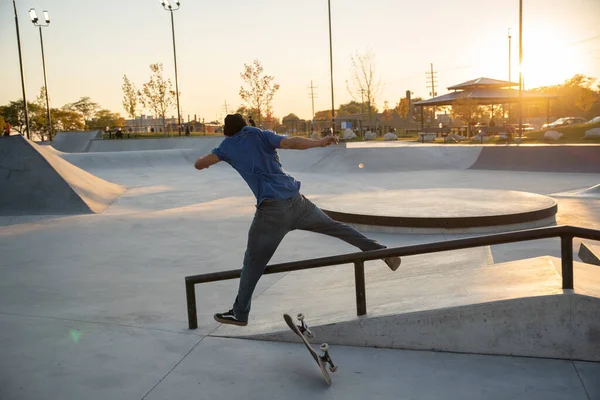 Detroit Michigan Estados Unidos 2019 Patinadores Ciclistas Divierten Practicando Skate — Foto de Stock