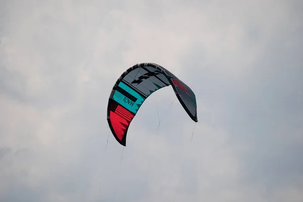 Harrison Township Michigan Usa Květen 2020 Kite Boardisté Windsurfaři Cvičí — Stock fotografie