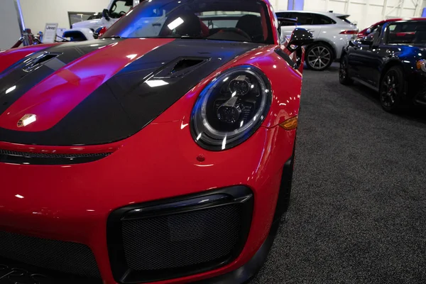 Novi, Michigan, ABD - 01.04.2020: Güneydoğu Michigan Otomobil Fuarı ve 2020 otomobil ve kamyonun tamamı.