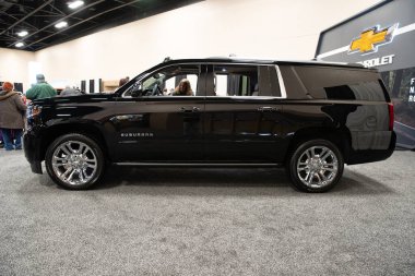 Toledo, Ohio, ABD - 02.07.2020: Büyük Toledo Otomobil Fuarı 2020, The Blade tarafından sunuldu, en yeni araç modelleri ve otomotiv teknolojisinde son gelişmeler.