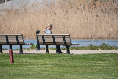 Harrison Township, Michigan / ABD - 13 Mayıs 2020: Corona Virüsü sırasında Michigan Metro Parkı etkinliği.