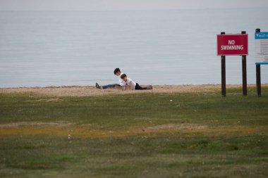 Harrison Township, Michigan, ABD - 24 Nisan 2020: Covid-19 Corona Virüsü sırasında Michigan Metro Parkı etkinliği.