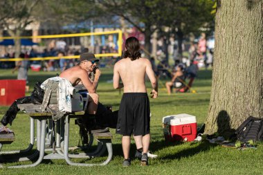 Corona Virüsü Covid 19 salgını sırasında Michigan Metro Park etkinliği.