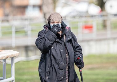 Harrison Township, Michigan, ABD - 26 Nisan 2020: Covid-19 Corona Virüsü sırasında Michigan Metro Parkı etkinliği.