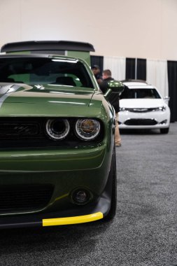 Toledo, Ohio, ABD - 02.07.2020: Büyük Toledo Otomobil Fuarı 2020, The Blade tarafından sunuldu, en yeni araç modelleri ve otomotiv teknolojisinde son gelişmeler.