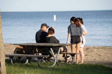 Harrison Township, Michigan - ABD - 05.29.2020: Corona Virüsü sırasında Michigan Metro Parkı etkinliği.