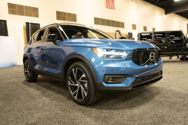 Toledo, Ohio, ABD - 02.07.2020: Büyük Toledo Otomobil Fuarı 2020, The Blade tarafından sunuldu, en yeni araç modelleri ve otomotiv teknolojisinde son gelişmeler.