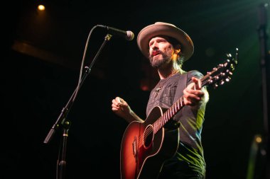 Orlando, Florida, ABD - 09.01.2018: Rahibe Hazel özel konuk Trae Pierce ve Florida 'daki T Stones ile birlikte Blues Evi' nde canlı performans sergiliyor.