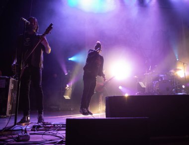 Detroit, Michigan, ABD - 11.09.2018: Silverstein özel konuk Hawthorne Heights ile Majestic Theater 'da canlı performans sergiliyor.