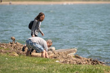 Harrison Township, Michigan, ABD - 08 Nisan 2020: Covid-19 Corona Virüsü sırasında Michigan Metro Parkı etkinliği.