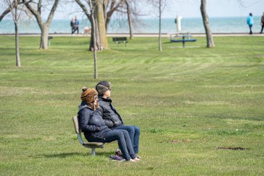 Harrison Township, Michigan, ABD - 26 Nisan 2020: Covid-19 Corona Virüsü sırasında Michigan Metro Parkı etkinliği.