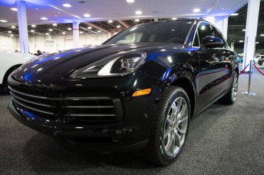 Novi, Michigan, ABD - 01.04.2020: Güneydoğu Michigan Otomobil Fuarı ve 2020 otomobil ve kamyonun tamamı.