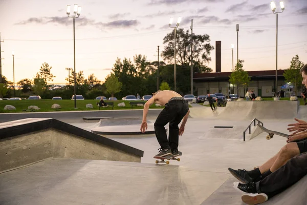 Detroit Michigan Usa 2019 Skater Und Bmx Fahrer Üben Tricks — Stockfoto