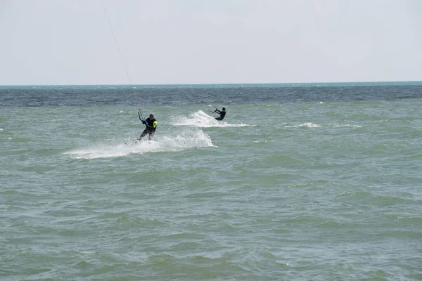 Kiteboarder Männer Üben Wasser Usa Lake Clair — Stockfoto