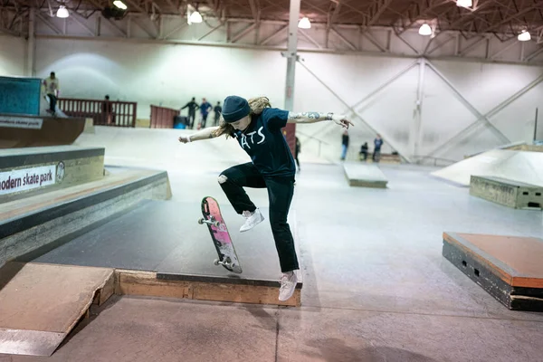 Royal Oak Michigan Usa Bruslaři Cvičí Své Triky Modern Skate — Stock fotografie