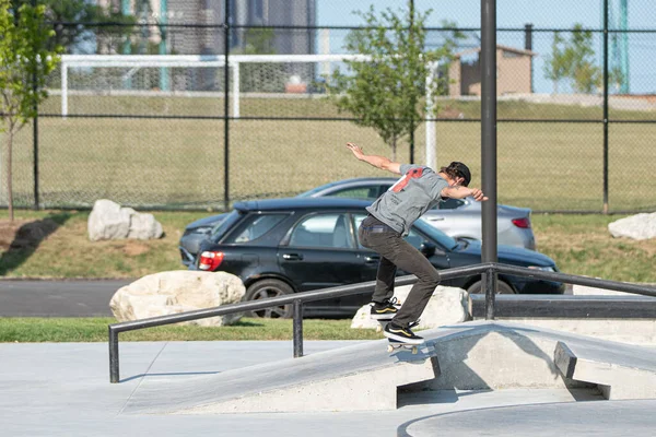 Detroit Michigan Usa 2019 Skridskoåkare Övar Sina Skateboardtrick Detroit Skatepark — Stockfoto