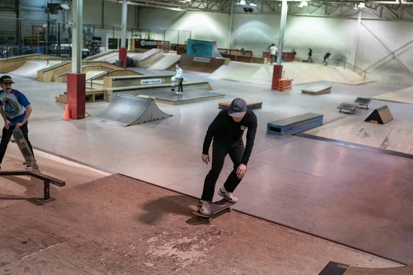 Royal Oak Michigan Patinadores Practicando Sus Trucos Modern Skate Park — Foto de Stock